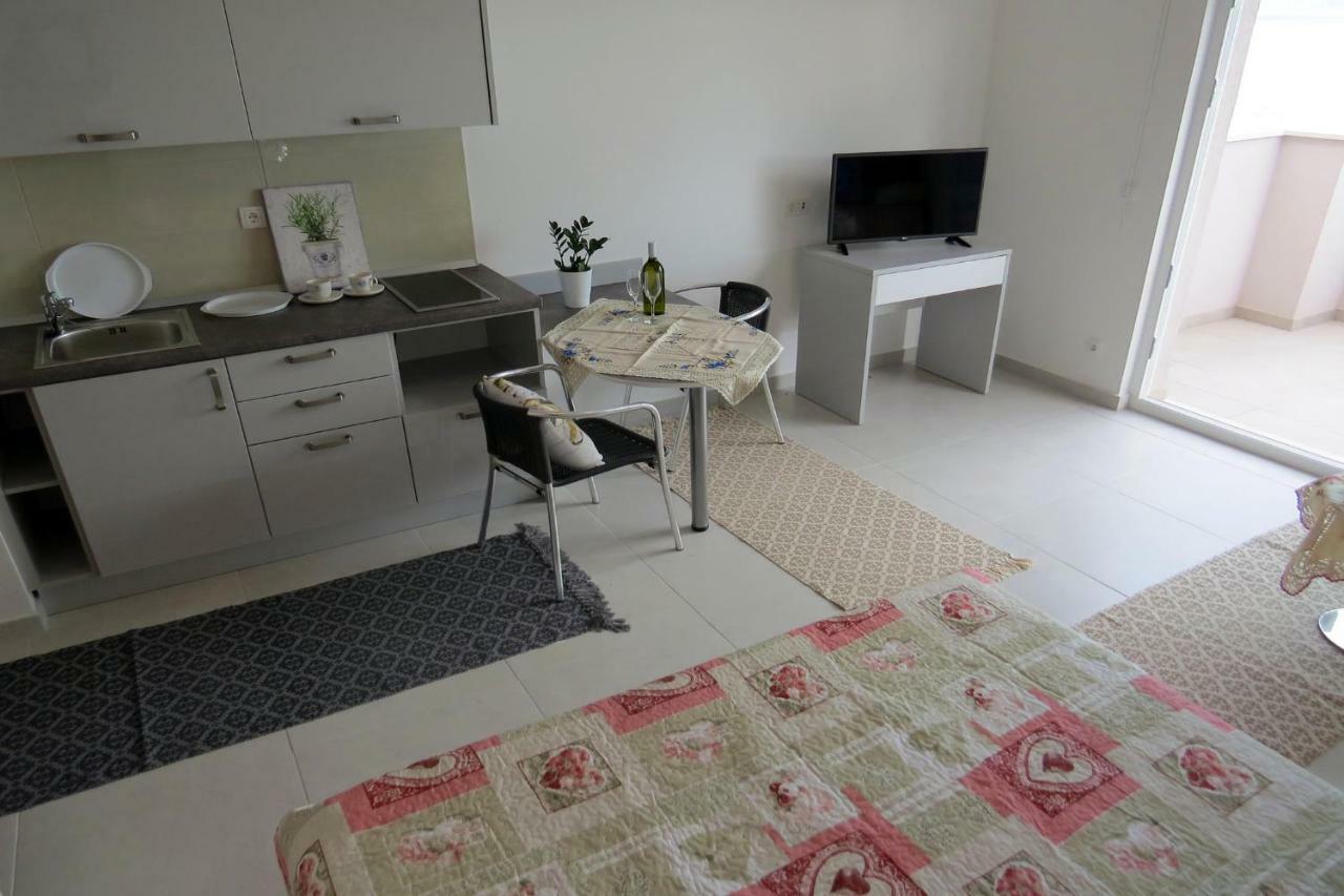 Apartments Medvidovic Baska Voda Luaran gambar